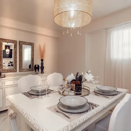 Maison Downtown Luxury Apartments! *