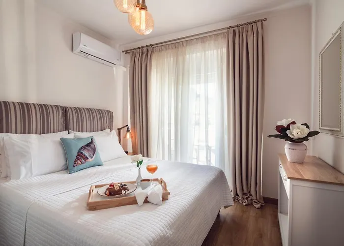 Апартаменты Maison Downtown Luxury Apartments! Закинтос
