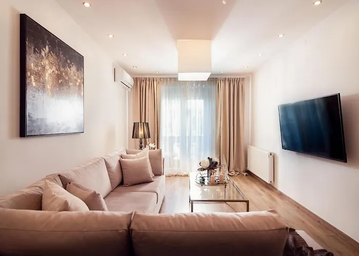 Maison Downtown Luxury Apartments! Апартаменты *