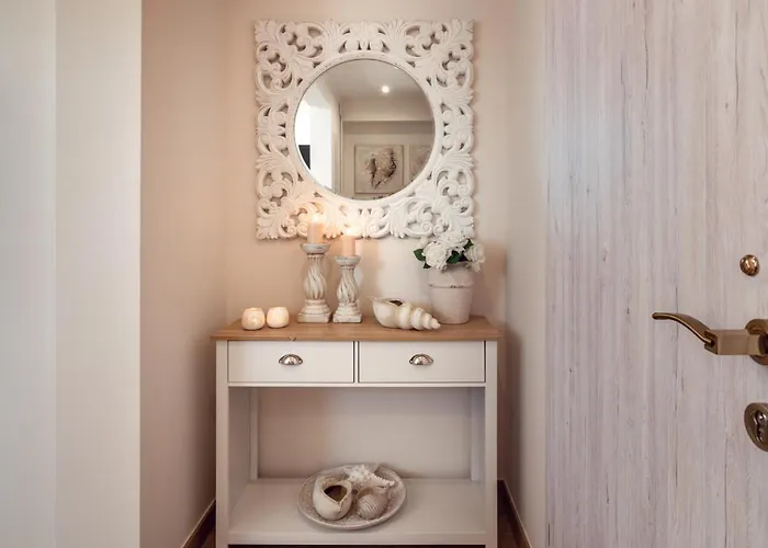 Maison Downtown Luxury Apartments! Закинтос