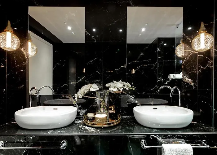 Maison Downtown Luxury Apartments! Апартаменты *