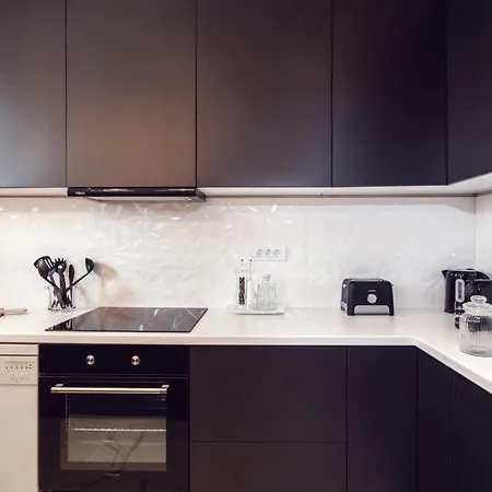 Maison Downtown Luxury Apartments! *