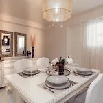 Maison Downtown Luxury Apartments! *