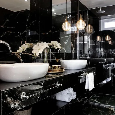 Maison Downtown Luxury Apartments! 扎金索斯镇