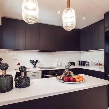 Maison Downtown Luxury Apartments! 아파트 *